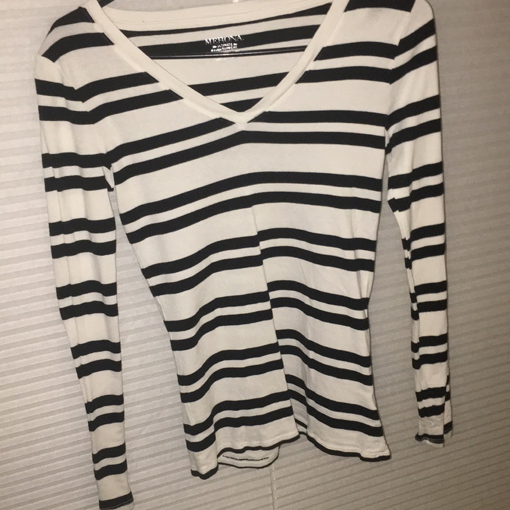 Black and white striped long sleeve V-Neck!
